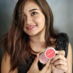 Raveena Daha Instagram - Thank you @engross_naturals ❣️for sending me this eco friendly products. I've absolutely fallen for them! Your alo-gel, face mask, lips scrub and lipbalm are my fav❣️ #saynotoplastic #plasticfree #raveena #raveenadaha