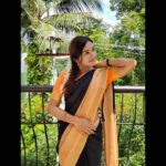 Raveena Daha Instagram - கண்ஜாடையில் எனைக் கொள்கிறாய்🙈💯 Beautiful saree from :@aa_silks 💓 #raveena #raveenadaha