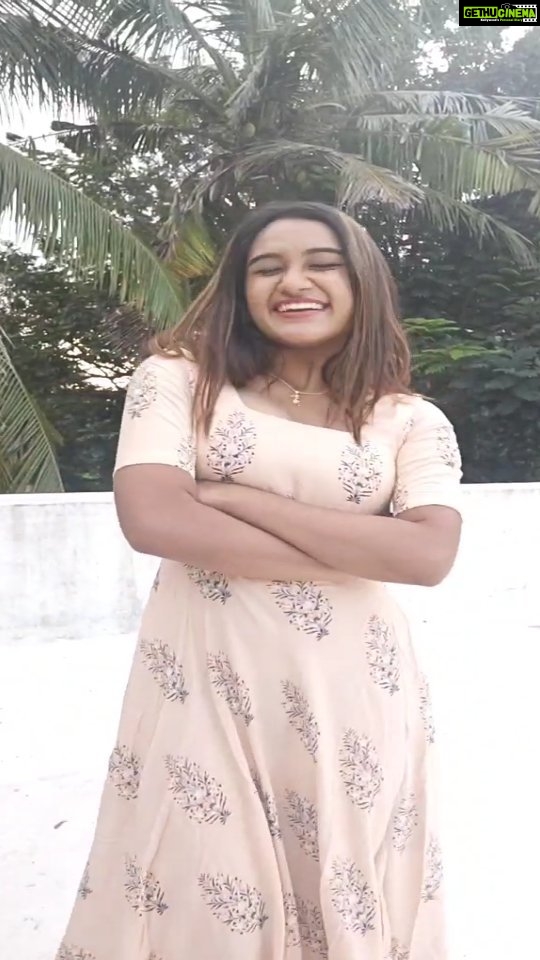 Raveena Daha Instagram - Guess who made me laugh 😂❤️ Outfit @rathidesign ❤️
