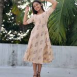 Raveena Daha Instagram - அட இது ஏதோ புது ஏக்கம் இது வலித்தாலும் நெஞ்சம் அதை ஏற்கும்🙈💯 Thank you so much @rathidesign for styling me in perfect outfit❤️ I loved your perfection 😍 #raveena #raveenadaha