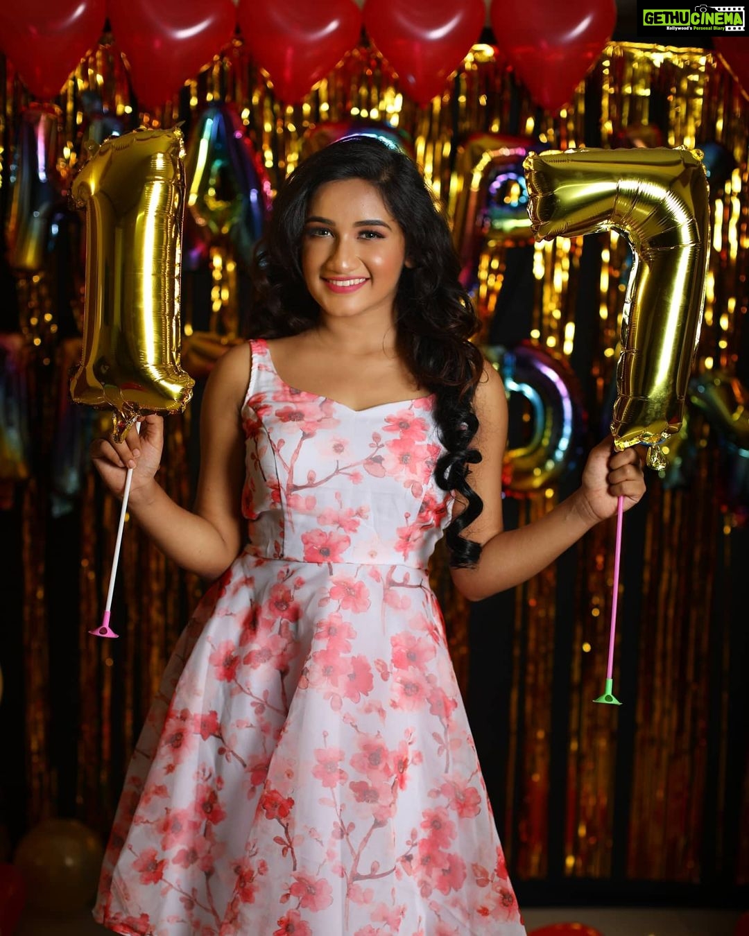 Raveena Daha Instagram - Enjoy your last year before you're legally an adult 🤪💯❤️ H&M - @nikvika_bridal_makeover 😘 . Shot by - @studiodk360 📸 . Outfit- @designed_by_sindhu . Special thanks to @boobalan1010 😍 . #raveena #raveenadaha #birthday #steppinginto17