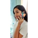 Raveena Daha Instagram - அருகே நீ இருந்தால் என் கைப்பேசி வாய் மூடுமே 💯❤️ Case from : @kemiobjects 📱 Pc📸: @yferozkhan