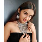 Raveena Daha Instagram - A Day Become More Beautiful with Beautiful Jewellery.💎 Chocker set from : @uptodate_shoppy 😍 #raveena #raveenadaha