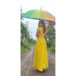 Raveena Daha Instagram - அடை மழை வரும் அதில் நனைவோமே 🌧️❤️ Outfit from: @poppy_petals1013 ❤️ #raveena #raveenadaha