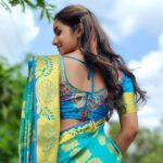 Raveena Daha Instagram - நீல வானம் ☁️ நீயும் நானும்💙💯 Semi silk saree from : @sri_keerthana_tex❤️❤️ #raveena #raveenadaha