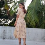 Raveena Daha Instagram - அட இது ஏதோ புது ஏக்கம் இது வலித்தாலும் நெஞ்சம் அதை ஏற்கும்🙈💯 Thank you so much @rathidesign for styling me in perfect outfit❤️ I loved your perfection 😍 #raveena #raveenadaha