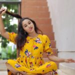 Raveena Daha Instagram - தொலைவில் இருந்து உன் பார்வை மனச கொல்லுது💯💖 Outfit from :@style_new_collections #raveena #raveenadaha