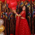 Raveena Daha Instagram - Stepping into 17🦋🤩🥳 Never expected that a photoshoot will turn into such a wonderful birthday celebration😘..Thankioo Dhurga sis and Bala anna for making this day a special one by throwing this surprise celebration❤️.. Thankioo for the beautiful decorations and the special cake✨..Thank you for all the planning and thought that went into creating a beautiful memory for me. I appreciate you so much. I just want to say that I've never felt more cherished and loved .. Thank you so much for having a surprise party for me.🙏🙏🙏💖💖💖 Means a lott😘 Makeup and hair: @nikvika_bridal_makeover 😘 Such a sweetheart she's 💯💯 .. Man behind the lens: @studiodk360 ❤️✨ .. Special thanks to 😍 @boobalan1010 🙏💖 .. Costume:@designed_by_sindhu 💖😍✨ .. #raveena #raveenadaha #steppinginto17 #birthday