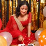 Raveena Daha Instagram - Stepping into 17🦋🤩🥳 Never expected that a photoshoot will turn into such a wonderful birthday celebration😘..Thankioo Dhurga sis and Bala anna for making this day a special one by throwing this surprise celebration❤️.. Thankioo for the beautiful decorations and the special cake✨..Thank you for all the planning and thought that went into creating a beautiful memory for me. I appreciate you so much. I just want to say that I've never felt more cherished and loved .. Thank you so much for having a surprise party for me.🙏🙏🙏💖💖💖 Means a lott😘 Makeup and hair: @nikvika_bridal_makeover 😘 Such a sweetheart she's 💯💯 .. Man behind the lens: @studiodk360 ❤️✨ .. Special thanks to 😍 @boobalan1010 🙏💖 .. Costume:@designed_by_sindhu 💖😍✨ .. #raveena #raveenadaha #steppinginto17 #birthday