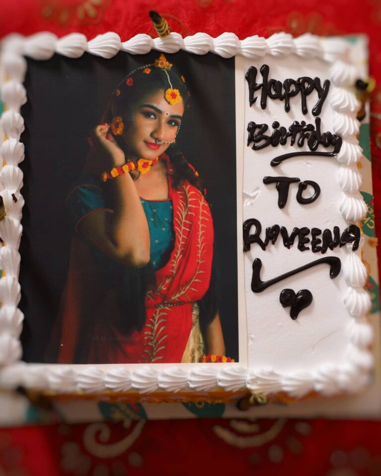 Raveena Daha Instagram - Stepping into 17🦋🤩🥳 Never expected that a photoshoot will turn into such a wonderful birthday celebration😘..Thankioo Dhurga sis and Bala anna for making this day a special one by throwing this surprise celebration❤️.. Thankioo for the beautiful decorations and the special cake✨..Thank you for all the planning and thought that went into creating a beautiful memory for me. I appreciate you so much. I just want to say that I've never felt more cherished and loved .. Thank you so much for having a surprise party for me.🙏🙏🙏💖💖💖 Means a lott😘 Makeup and hair: @nikvika_bridal_makeover 😘 Such a sweetheart she's 💯💯 .. Man behind the lens: @studiodk360 ❤️✨ .. Special thanks to 😍 @boobalan1010 🙏💖 .. Costume:@designed_by_sindhu 💖😍✨ .. #raveena #raveenadaha #steppinginto17 #birthday