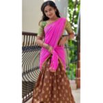Raveena Daha Instagram - காலம் முடியலாம் நம் காதல் முடியுமா??🙈💚🦋 Half saree : @dwaraka_collections_ 😍😍 #raveena #raveenadha