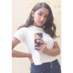 Raveena Daha Instagram - அருகே நீ இருந்தால் என் கைப்பேசி வாய் மூடுமே 💯❤️ Case from : @kemiobjects 📱 Pc📸: @yferozkhan