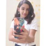 Raveena Daha Instagram - அருகே நீ இருந்தால் என் கைப்பேசி வாய் மூடுமே 💯❤️ Case from : @kemiobjects 📱 Pc📸: @yferozkhan