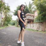 Raveena Daha Instagram - Cinderella is proof that a new pair of shoes can change your life.💯😍 Shoes from : @glitzandglamshoppingstore 💚❤️ Get your goodies at very reasonable price 💯 and superfast delivery!!!