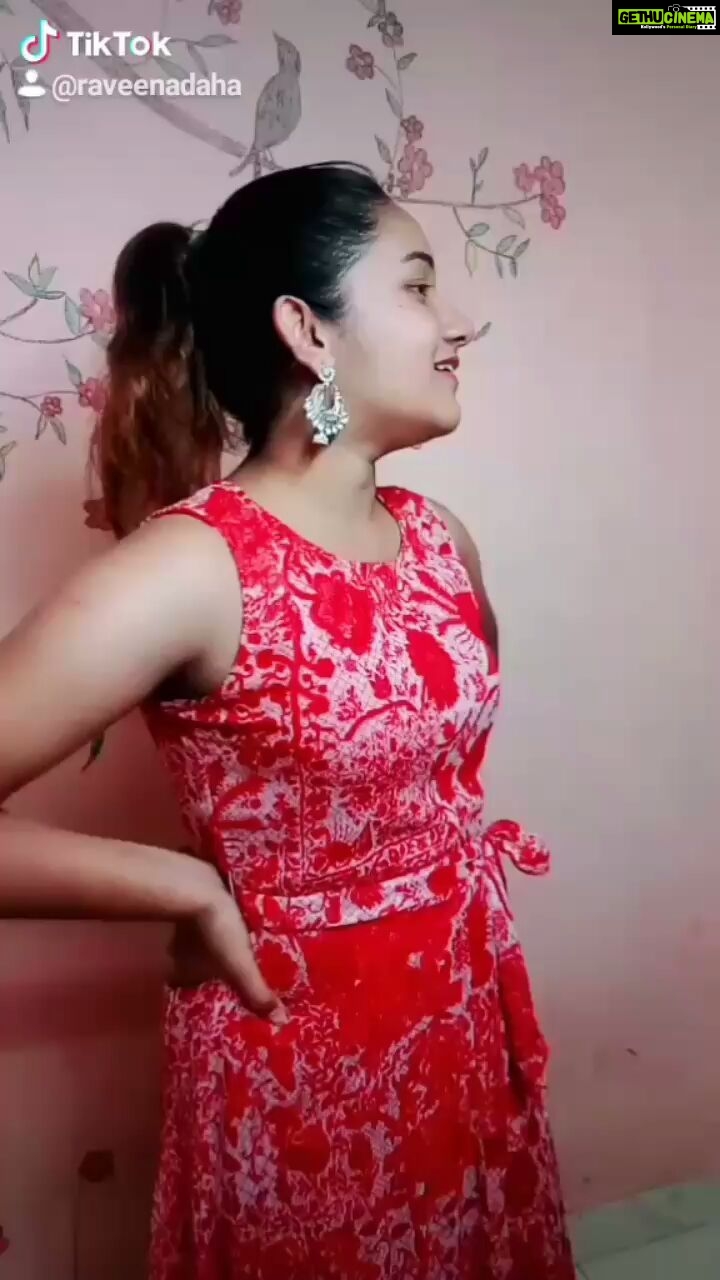 Raveena Daha Instagram - Happy birthday thalaivareee 😍😍😘😘 (old video)#vadivelusir #hbdvadivelusir #legendrycomedianvadivelusir