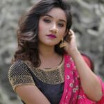 Raveena Daha Instagram - நான் உன்னை பார்த்தது பூர்வ ஜென்ம பந்தம்💯 நீண்ட நாள் நினைவிலே வாழும் இந்த சொந்தம்❤💯 •••••••••••••••••••••••••••••••••••••••••••• Mua 💄@angelmakeoverartistry .. Captured📸 @_.tabbu_._ .. Costume💃 @d3boutiquee @akshaya_meenakshi_kanchipuram .. Assisted by 📷 @pra_tha_m_100 .. Location🌏 @sppgardens . #raveena #raveenadaha #nightpost #photography