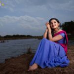 Raveena Daha Instagram – She stole the day dreamer’s heart with a hand full of clouds☁🌻🌫
📸 by @mcg_studio8216 
#photoshoot #raveena #raveenadaha #mcgstudios