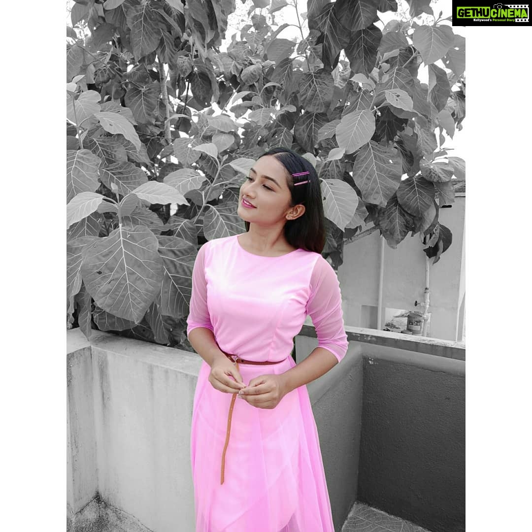 Raveena Daha Instagram - Oh baby I feel like flying🦋 ❤ Cute frock from: @style_loft_designer 😍 #raveena #raveenadaha