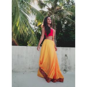 Raveena Daha Instagram - நம் நியாபகங்கள் அதை நினைத்திருப்பேன் என்னை தேடியே திரும்பாதா🥰❤️ ::::::::::::::::::::::::::::::::::::::::::::::::::::::::::::::::::::::::::::::::::::::::::: Beautiful saree from :@happy._.sh0pping 🥰💃