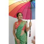 Raveena Daha Instagram - இதுவரைக்கும் தனியாக என் மனச அலையவிட்டு, அலையவிட்டு, அலையவிட்டாயே.... எதிர்பாரா நேரத்துல இதயத்துல வலையவிட்டு,வலையவிட்டு, வலையவிட்டாயே🙈❤️💯 Beautiful saree from : @shopping_with_sashy Amazing earrings from:@sneha_trendy_collections_❤️ #raveena #raveenadaha