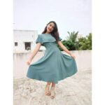 Raveena Daha Instagram - யாவும் நீயாய் மாறிப் போக நானும் நான் இல்லையே 🙈மேலும் மேலும் கூடும் காதல் நீங்கினால் தொல்லையே💯😘 Cute frock from: @__trendy_collections__ ❤❤