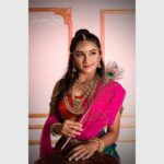 Raveena Daha Instagram - How would I differentiate Aditya Karikalan and Periya Pazhuvettraraiyar? If I pour beauty in a cup, it fills and spills out. Aditya drinks it from the cup, while Pazhuvettraraiyar licks the spilled over - Portraying the fictional queen Nandhini Devi from Ponniyin Selvan. . . Model: @im_raveena_daha MUA: @brushes_n_treasures Costume designer: @designed_by_sindhujagan Concept/photography/video: @signature_frames_studios Jewellery: @gkvdesignerfashion Special thanks: @ramya_alice Studio: @abc_photostudio . . . #nandhinidevi #ponniyinselvan #historical #novel #tamil #fashionphotoshoot #dslrphotography #signatureframesstudios #queen #instapost #raveena #raveenadaha
