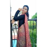 Raveena Daha Instagram - என்னருகிலே கண்ணருகிலே நீ வேண்டுமே... மண்ணடியி்லும் உன்னருகிலே நான் வேண்டுமே😘😘💯 °°°°°°°°°°°°°°°°°°°°°°°°°°°°°°°°°°°°°°°°° எண்ணங்கள் அழகானால்... எல்லாமே அழகாக மாறும் 💯 °°°°°°°°°°°°°°°°°°°°°°°°°°°°°°°°°°°°°°°°° #pridemonth #pride2020 #loveislive #pride #raveena #raveenadaha