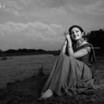 Raveena Daha Instagram – She stole the day dreamer’s heart with a hand full of clouds☁🌻🌫
📸 by @mcg_studio8216 
#photoshoot #raveena #raveenadaha #mcgstudios