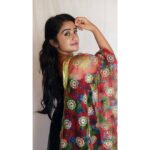 Raveena Daha Instagram – Um, why did you let me wear this ?♥ #photography #sundayfunday #lockdown #poser #poser #mobilephotography #shootathome #blacklove #instagood #raveena #raveenadaha