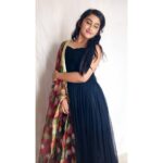 Raveena Daha Instagram – Um, why did you let me wear this ?♥ #photography #sundayfunday #lockdown #poser #poser #mobilephotography #shootathome #blacklove #instagood #raveena #raveenadaha