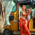 Raveena Daha Instagram - Don't be easy to define. Let them wonder about you! Who wants to jump aboard my tuk-tuk ?🌹 💄MUA : @shadows_makeover_artistry 👚Blouse: @d3boutiquee 📸Shot by: @ourtales_barath 📿Jewellery: @chennai_jazz