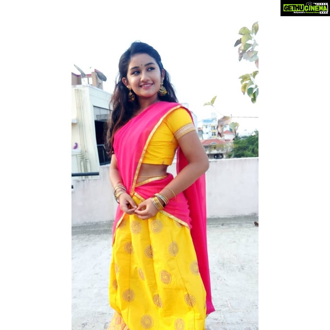 Raveena Daha Instagram - I forget how to love myself most days But I keep trying I keep trying &that alone is a victory πͺπ¦ #photography #poser #pose #model #mobilephotography #love #laugh #yellow #pink #halfsaree #raveena #raveenadaha