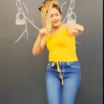 Raveena Daha Instagram - Trying new looks on me with @daextensionzz 🤪 #raveena #raveenadaha #hairextensions