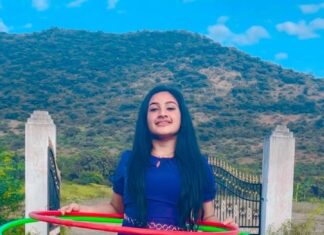 Raveena Daha Instagram - Coz this sound is trending✌️😝 #raveena #reel #reelitfeelit #raveenadaha