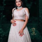 Raveena Daha Instagram - This one is my favourite look😍😍 created by @trichy_makeup_artist 😘😘😘 And picture shot by @suvees_photography 🥰 Jewellery by @bridal_gallery_ 💙 And beautiful lehenga from @bridesmaid_trichy 😘 #raveena #raveenadaha