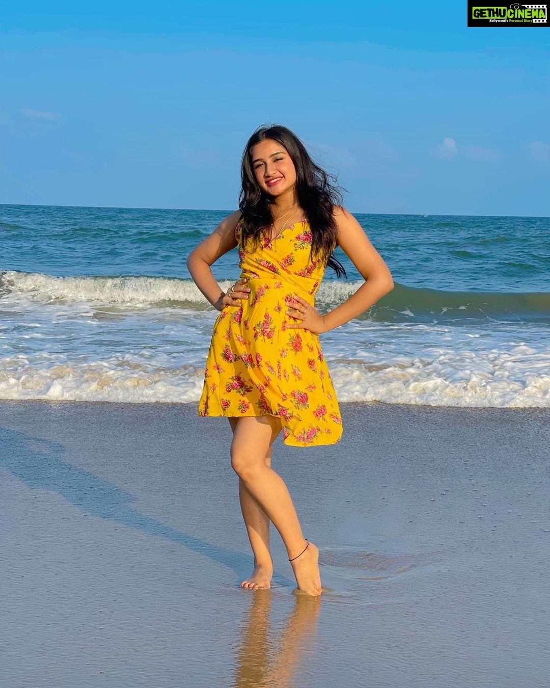 Raveena Daha Instagram - 🌊🌻🌊 #raveena #raveenadaha