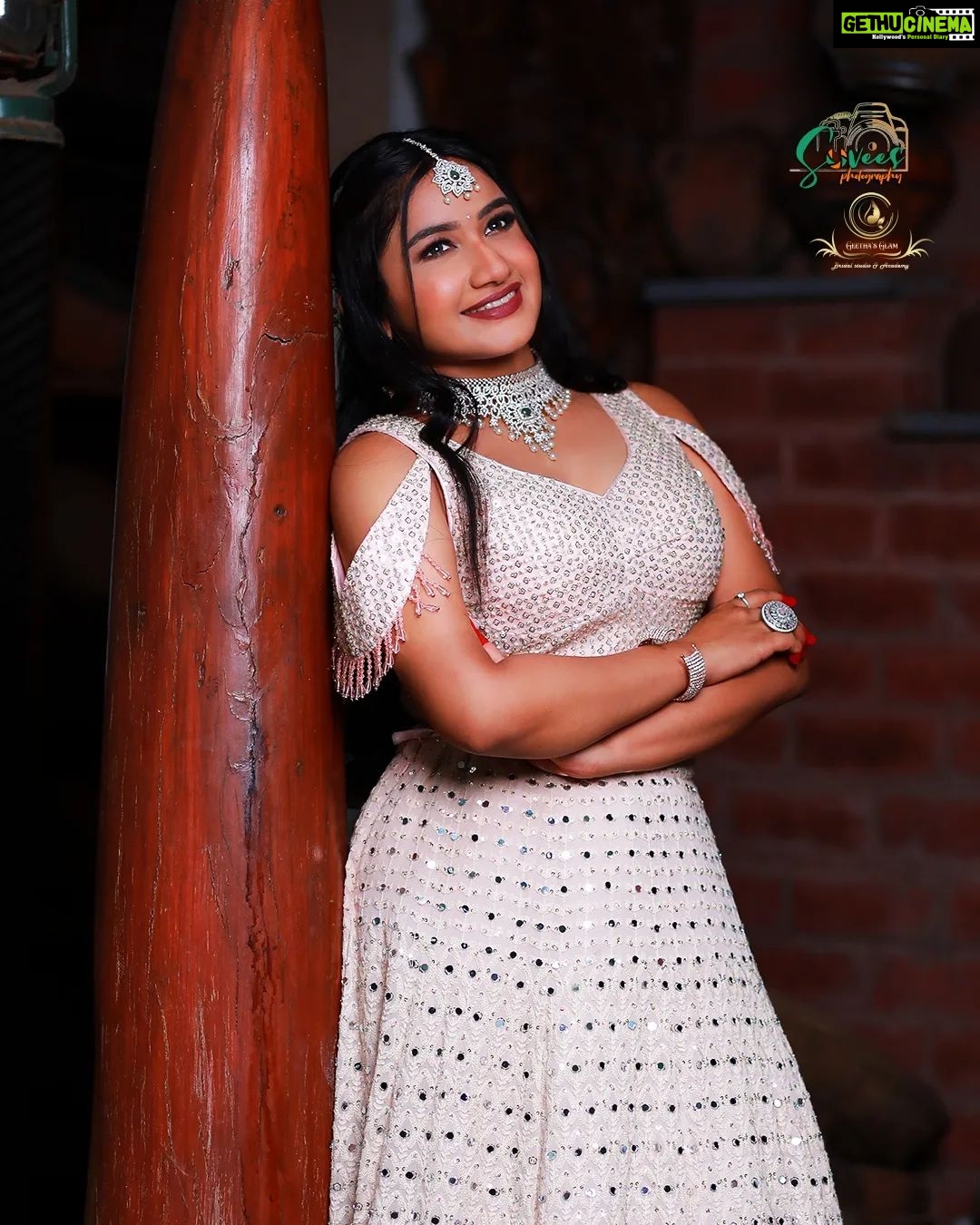 Raveena Daha Instagram - This one is my favourite lookππ created by @trichy_makeup_artist πππ And picture shot by @suvees_photography π₯° Jewellery by @bridal_gallery_ π And beautiful lehenga from @bridesmaid_trichy π #raveena #raveenadaha