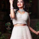 Raveena Daha Instagram - This one is my favourite look😍😍 created by @trichy_makeup_artist 😘😘😘 And picture shot by @suvees_photography 🥰 Jewellery by @bridal_gallery_ 💙 And beautiful lehenga from @bridesmaid_trichy 😘 #raveena #raveenadaha
