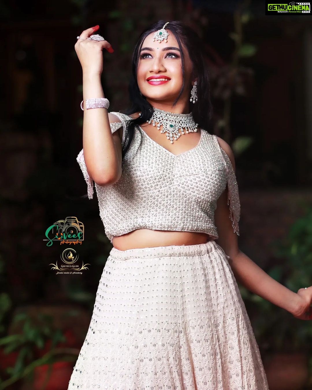 Raveena Daha Instagram - This one is my favourite lookππ created by @trichy_makeup_artist πππ And picture shot by @suvees_photography π₯° Jewellery by @bridal_gallery_ π And beautiful lehenga from @bridesmaid_trichy π #raveena #raveenadaha