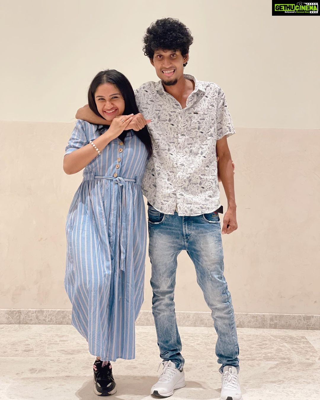 Raveena Daha Instagram - Happy birthday ende kaakachiyee ๐คโจ๐ The naughtiest person Iโve ever met ! ๐คฆ๐ป. The living Pablo escobar๐ The great legend ๐ The great kallan ๐๐ค My only and only Chettan Mr. Aji๐คโจ #happybirthday #kaakachi #aji #pablo #raveena #raveendaha