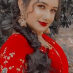 Raveena Daha Instagram - Iru nenjam koodi oru nesam vanthathadi 💙 Makeup and hair by : @ratnamakeupartist 🥰😍 Beautiful outfit designed by : @asiyans 😍💯 @teeny_._tiny