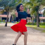 Raveena Daha Instagram - In lav with this trend ❣️😍 croptop from @sai__collections_1 🖤 #raveena #raveenadaha