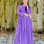 Raveena Daha Instagram - இருட்டினிலே நீ நடக்கையிலே உன் நிழலும் உன்னை விட்டு விலகிவிடும்✨💯 Wearing comfy and cute top from @meenucoll 💜😍 #raveena #raveenadaha