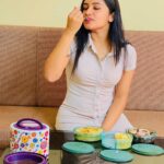 Raveena Daha Instagram - Home cooked biryani 😍 in the stunning @vayaindia Tyffyn Flex, 💪my midday meal times could not get any better! The lunch box is insulated and also comes with microwaveable containers giving me the flexibility to reheat food if required! There’s nothing like eating warm home-cooked meal after hectic work, and this lunchbox makes me look forward to my lunch breaks more! #vayaindia #vayatyffynflex #microwaveable #lunchbox