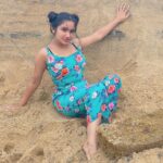 Raveena Daha Instagram – Kadal=kadhal 🌊❤️

Outfit from : @blossom_bootique_bb 😍😍
#raveena #raveenadaha