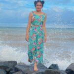 Raveena Daha Instagram - Kadal=kadhal 🌊❤️ Outfit from : @blossom_bootique_bb 😍😍 #raveena #raveenadaha