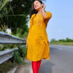 Raveena Daha Instagram – அன்பே என் அன்பே உன் விழி பார்க்க எத்தனை நாளாய் தவித்தேன் 💙🤗
Comfy Kurtis from :@bhuwi_collectionss 😍
#raveena #raveenadaha