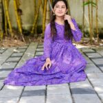 Raveena Daha Instagram - இருட்டினிலே நீ நடக்கையிலே உன் நிழலும் உன்னை விட்டு விலகிவிடும்✨💯 Wearing comfy and cute top from @meenucoll 💜😍 #raveena #raveenadaha
