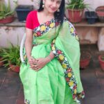 Raveena Daha Instagram - நீ வானவில்லாக அவள் வண்ணம் ஏழாக🌈❤️ Beautiful saree from : @shiny_botique 😍💚 #raveena #raveenadaha