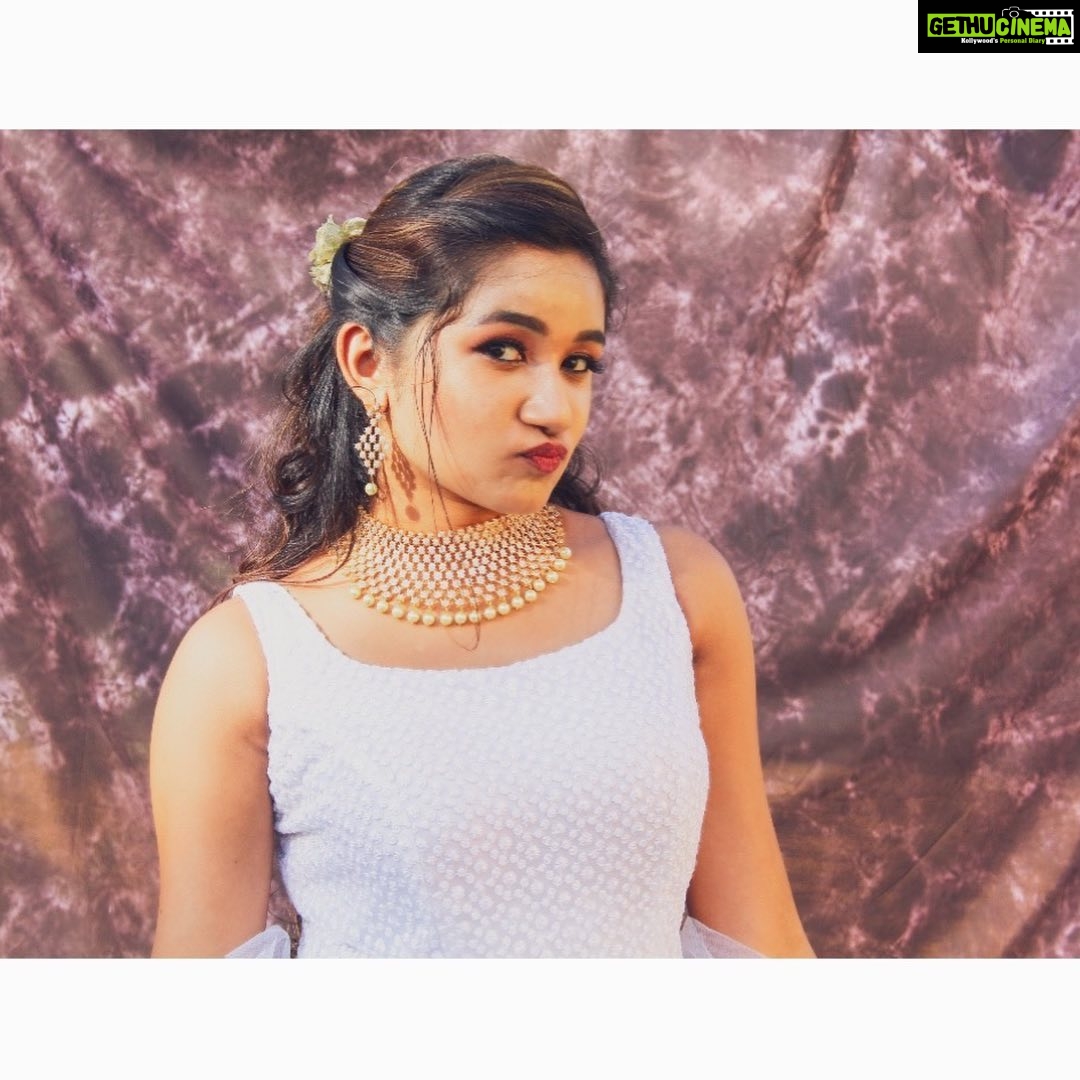 Raveena Daha Instagram - Throwback to when I was a little girl π₯° π Costume: @aks_le_couturier π₯ Mua and hairdo: @rinkymakeup_artistππ PC ; @mc_photography0716 β€οΈβπ₯ Jewel : @aarabridaljewels #raveena #raveenadaha